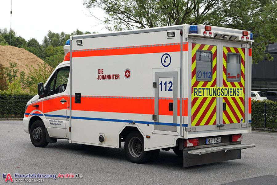 Rettung Kreis Neuss 04 RTW 01 (a.D.)