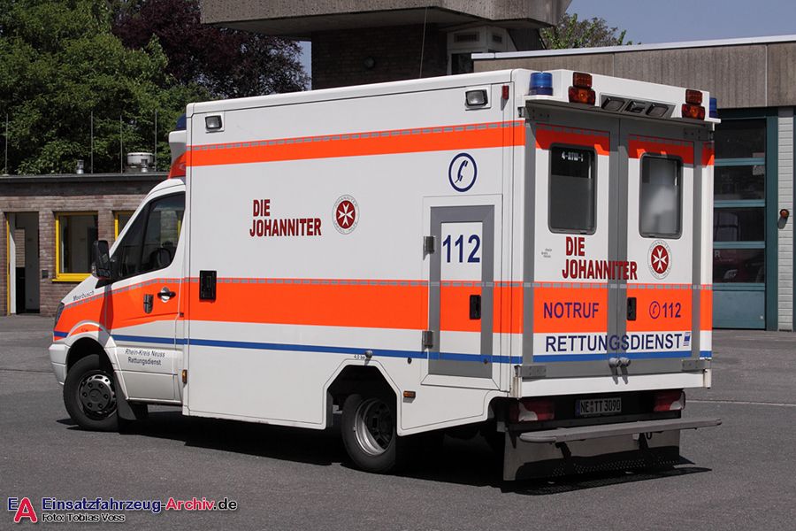 Rettung Kreis Neuss 04 RTW 01 (a.D.)
