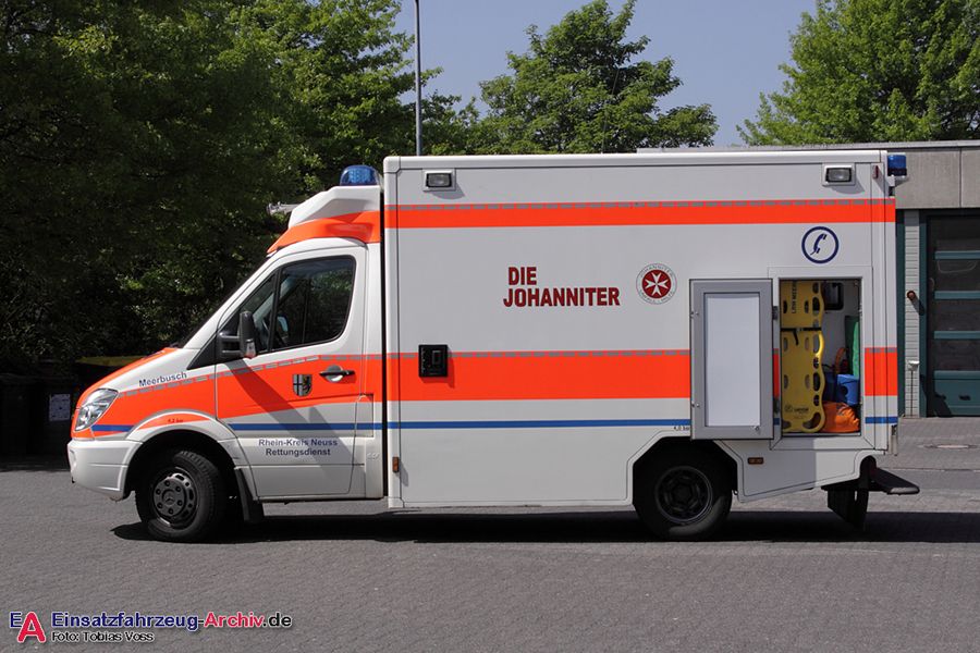Rettung Kreis Neuss 04 RTW 01 (a.D.)