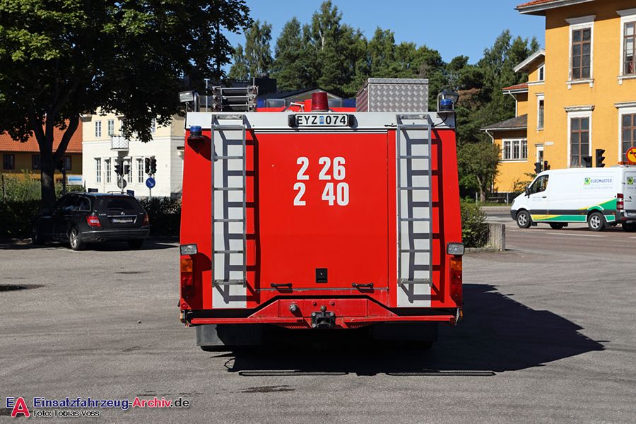 2 26-2040 - Tankbil (a.D.)