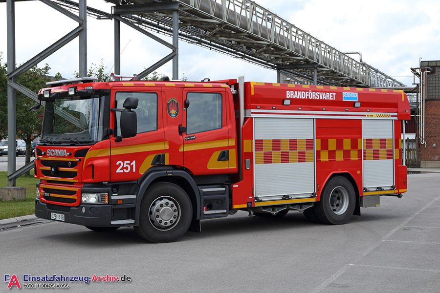 2 26-2510 - Släck-/Tankbil