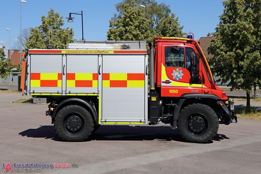 2 41-1050 - Terrängbil