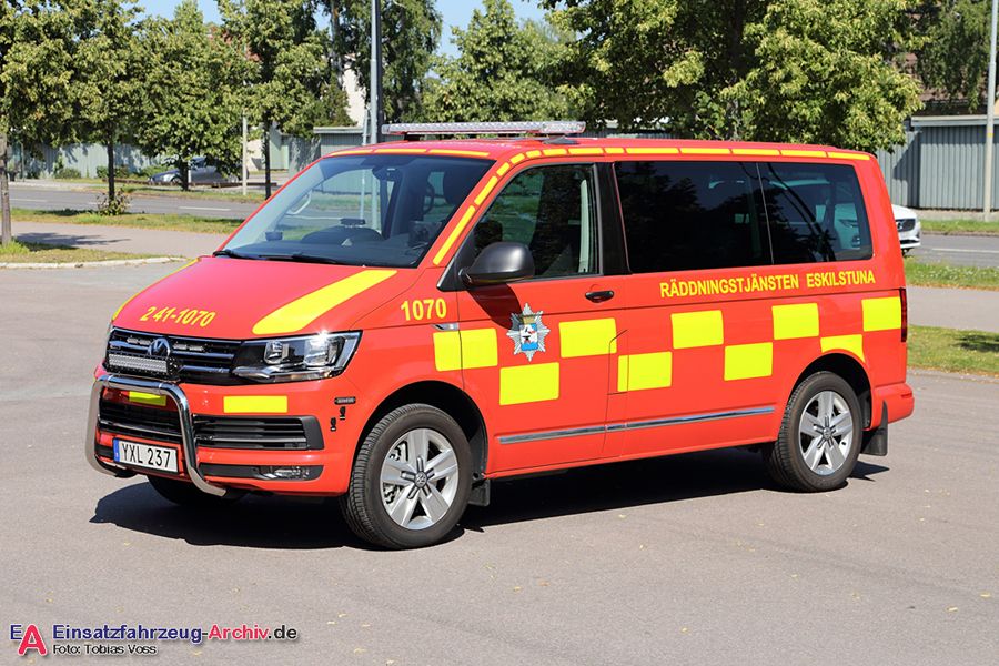 2 41-1070 - Personbil