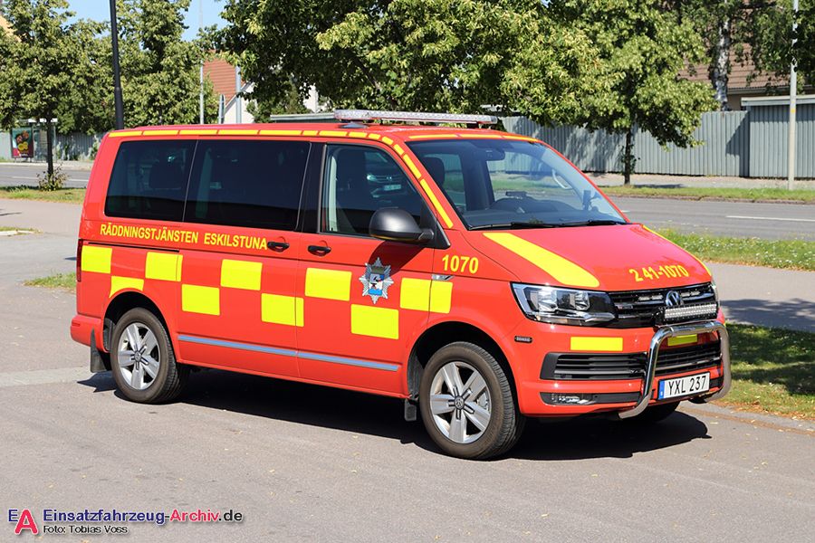 2 41-1070 - Personbil