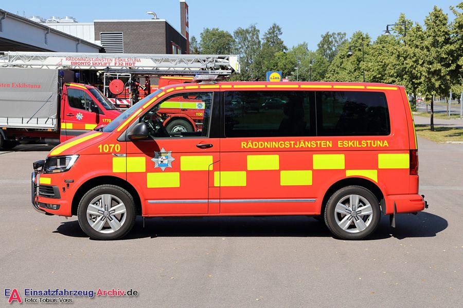 2 41-1070 - Personbil