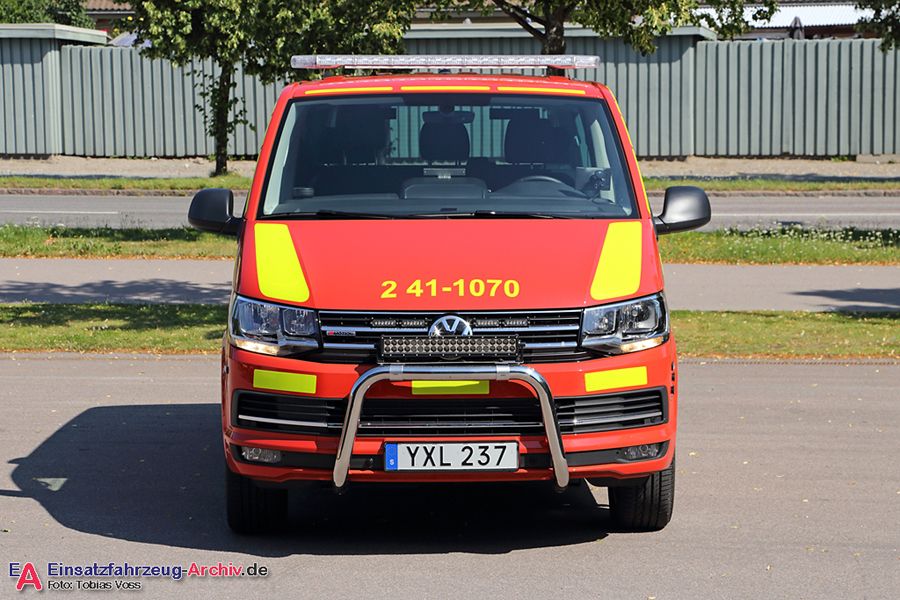 2 41-1070 - Personbil