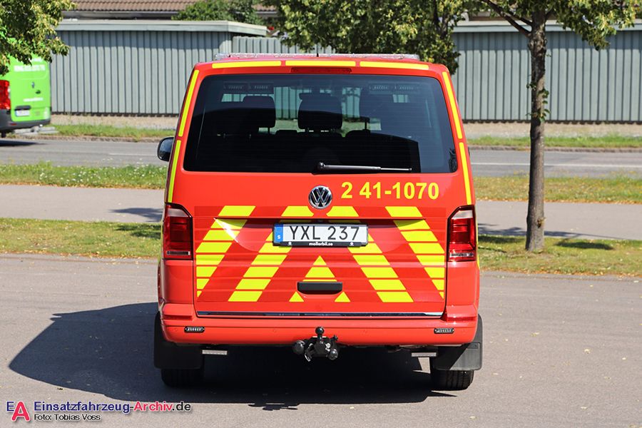 2 41-1070 - Personbil