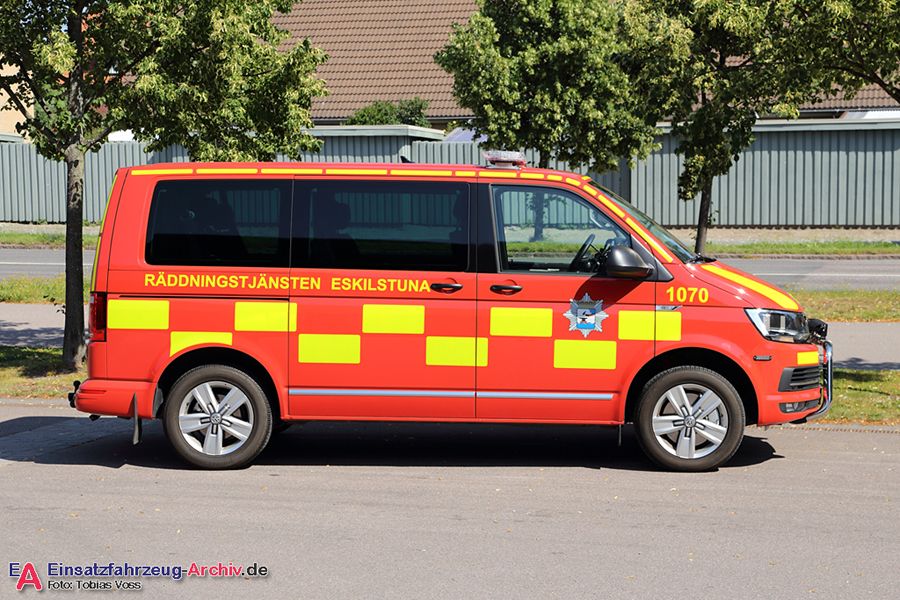 2 41-1070 - Personbil