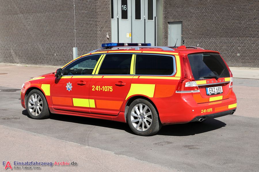 2 41-1075 - Personbil