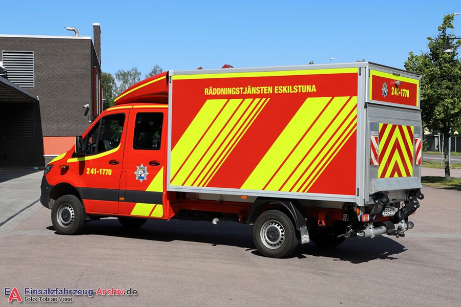 2 41-1770 - Transportbil