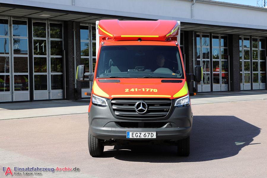 2 41-1770 - Transportbil