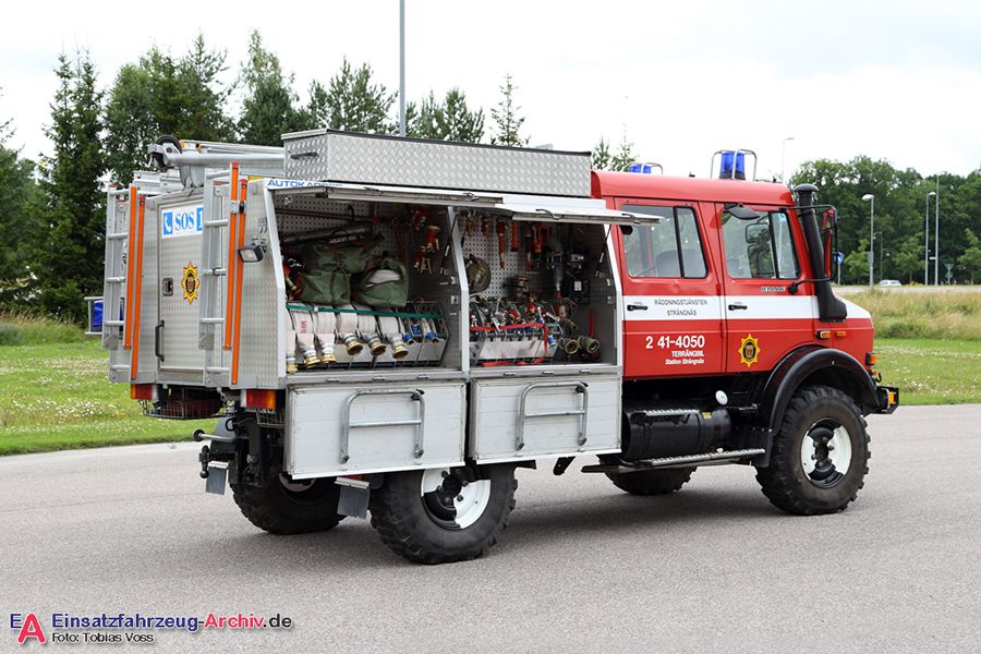 2 41-4050 - Terräng-/räddningsbil (a.D.)