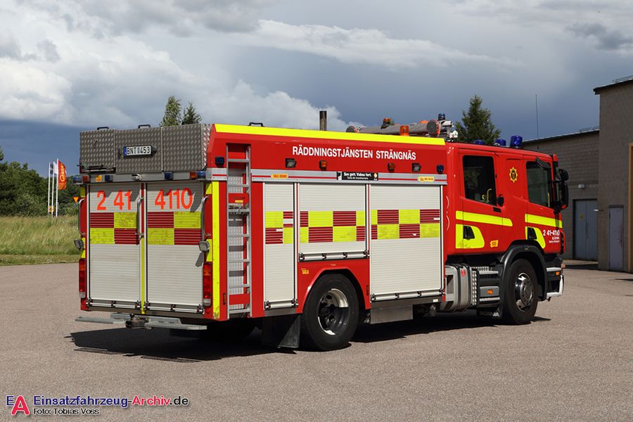 2 41-4110 - Släck-/räddningsbil