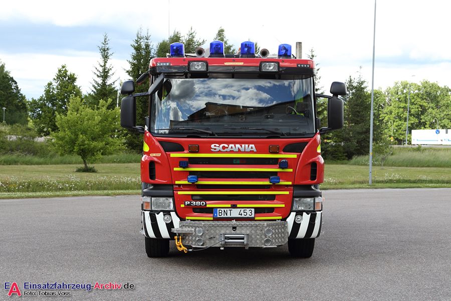 2 41-4110 - Släck-/räddningsbil